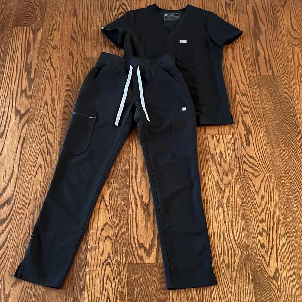 FIGS Catarina Scrub Top (XXS) and Yola Scrub Pants (XXSP)